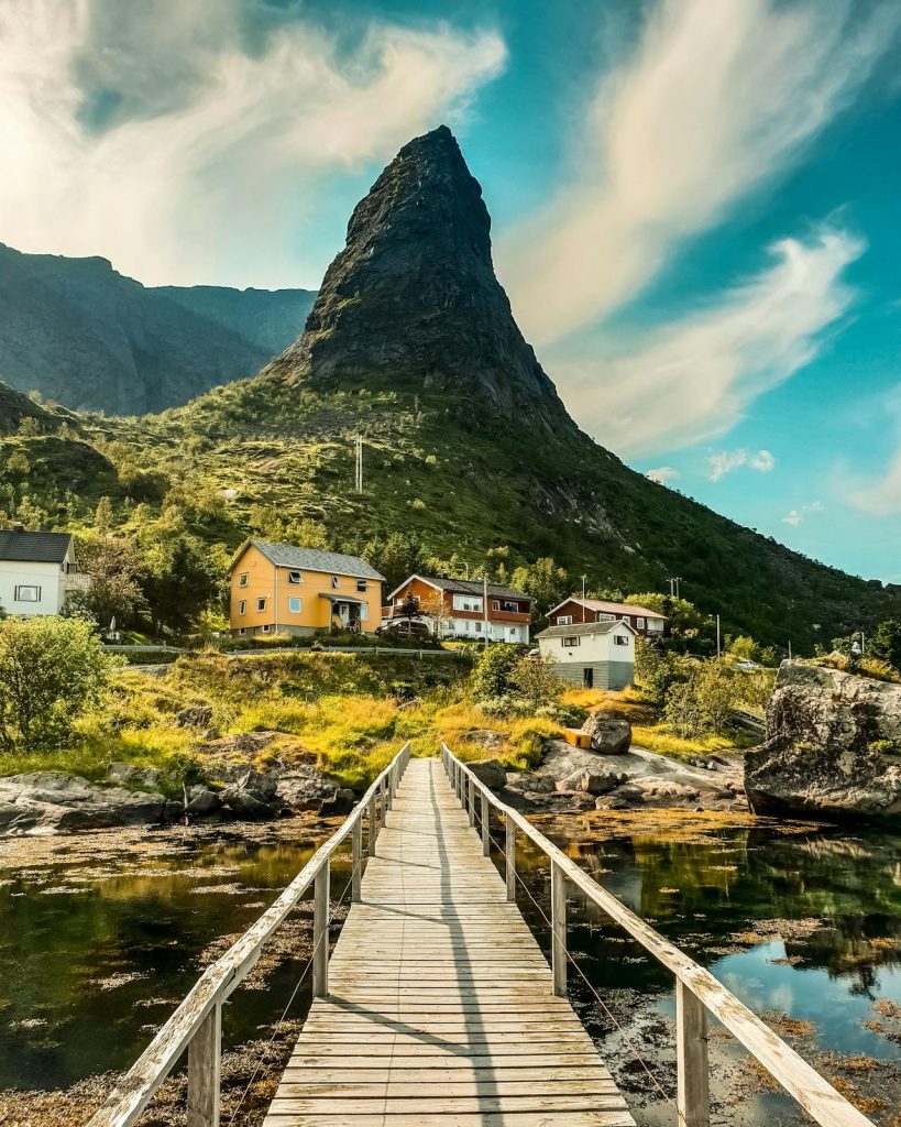 pexels-tobiasbjorkli-1559393
